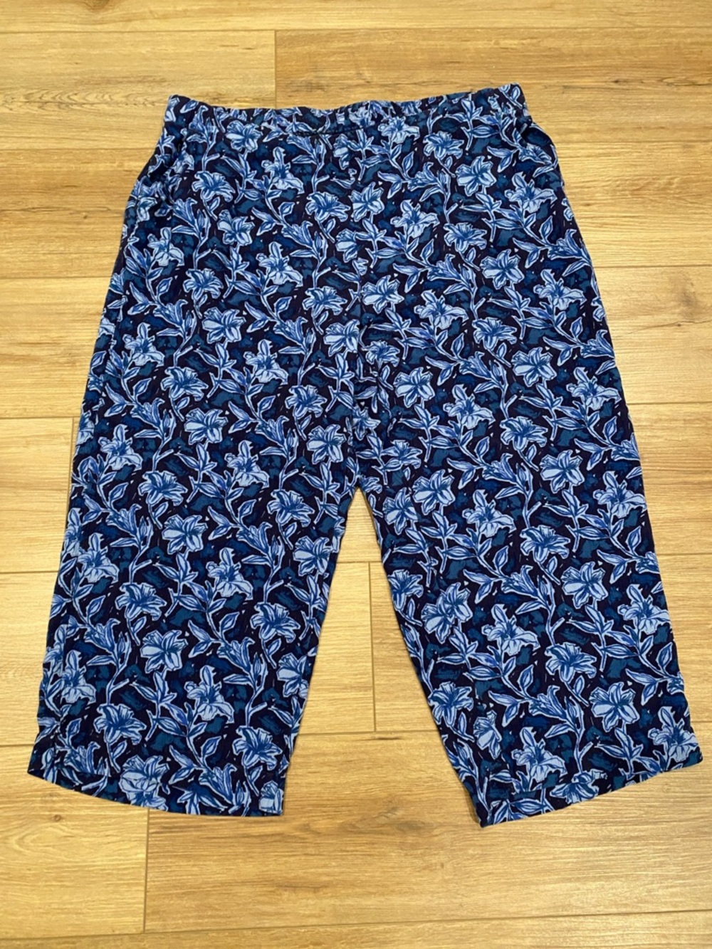 Chico's Navy and Light Blue Floral Pull-On Pants Sz XL